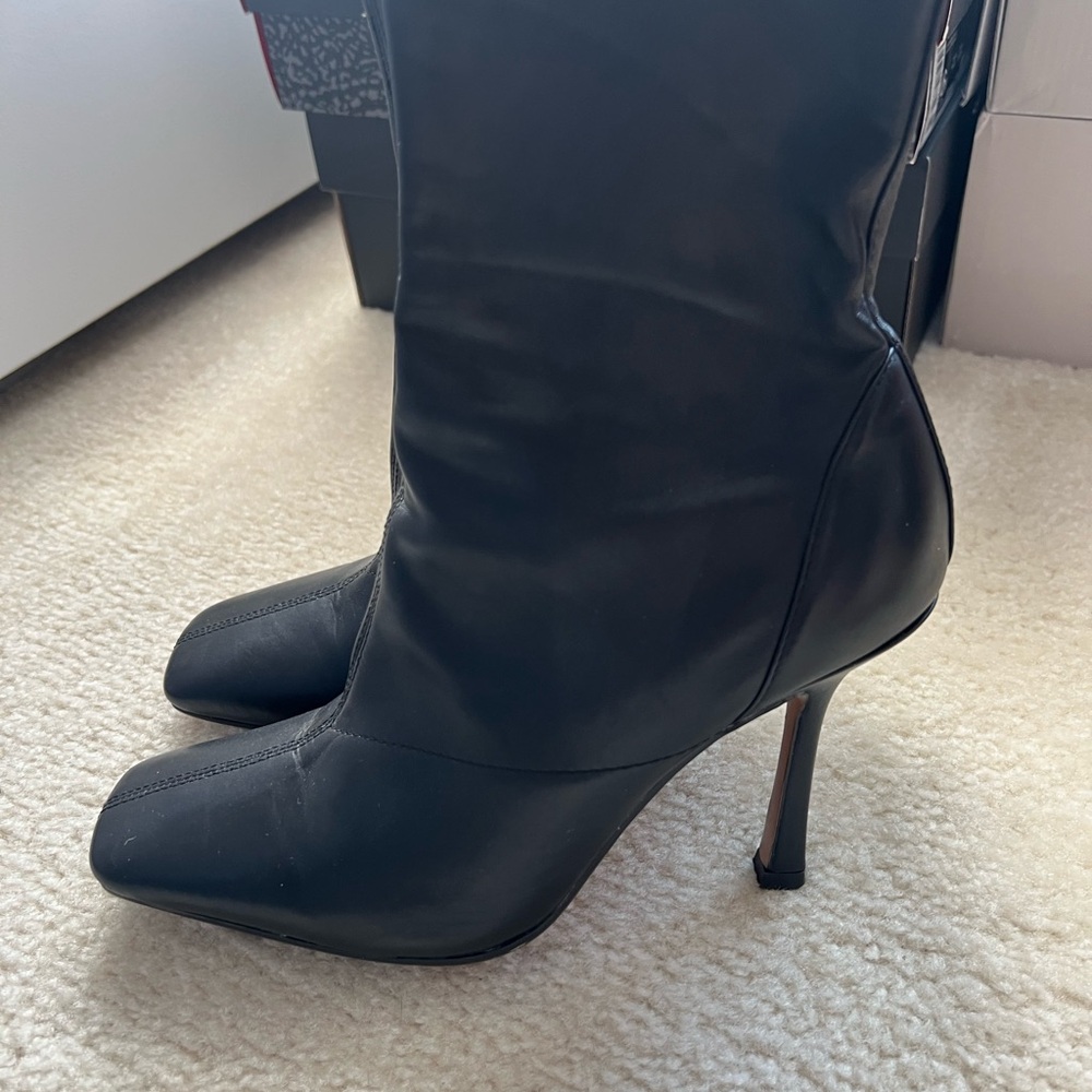 Tony Bianco size 7 ankle booties great condition